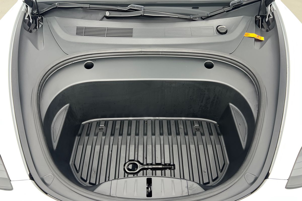 2022 Tesla Model 3 Rear-Wheel Drive