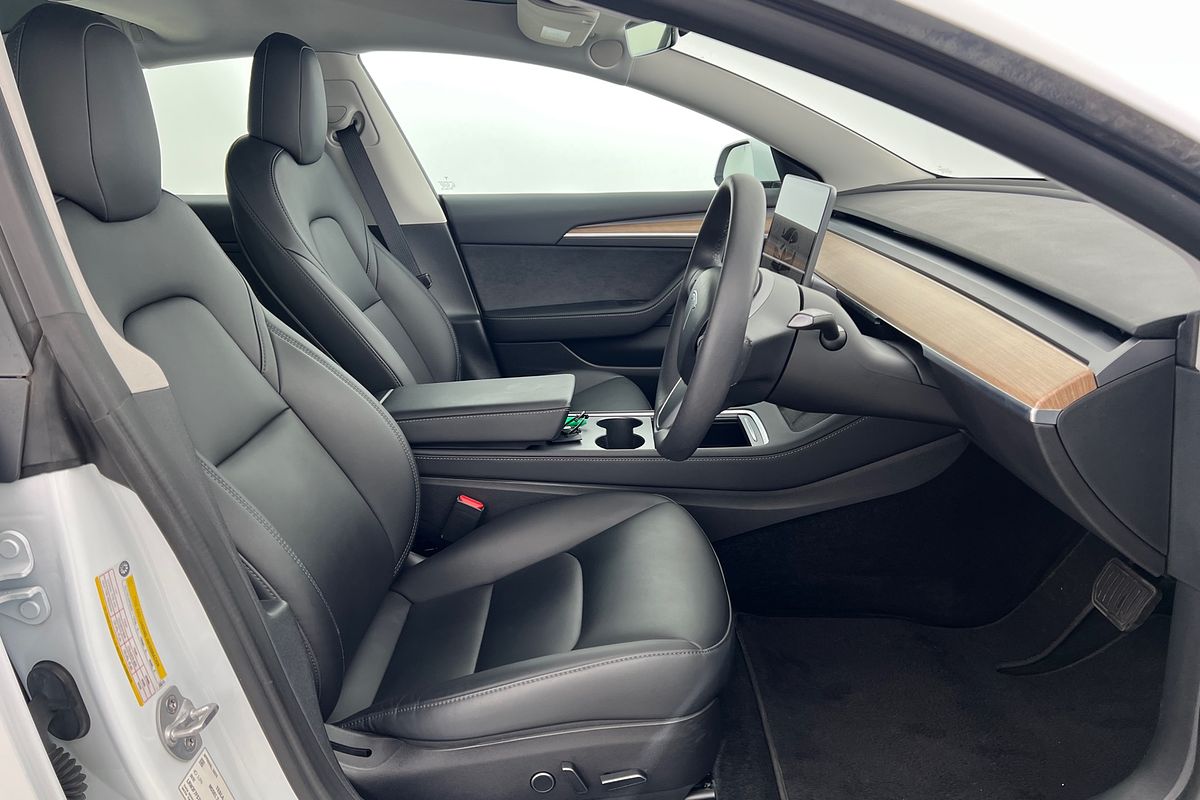 2022 Tesla Model 3 Rear-Wheel Drive