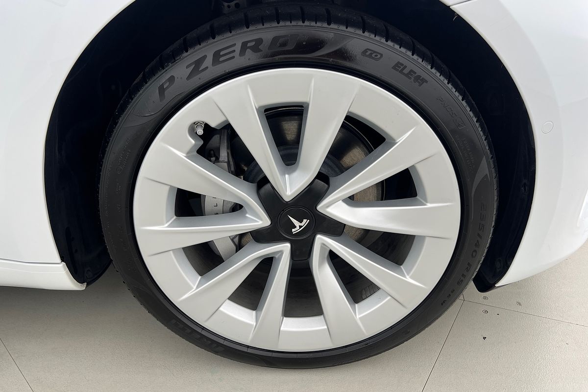 2022 Tesla Model 3 Rear-Wheel Drive