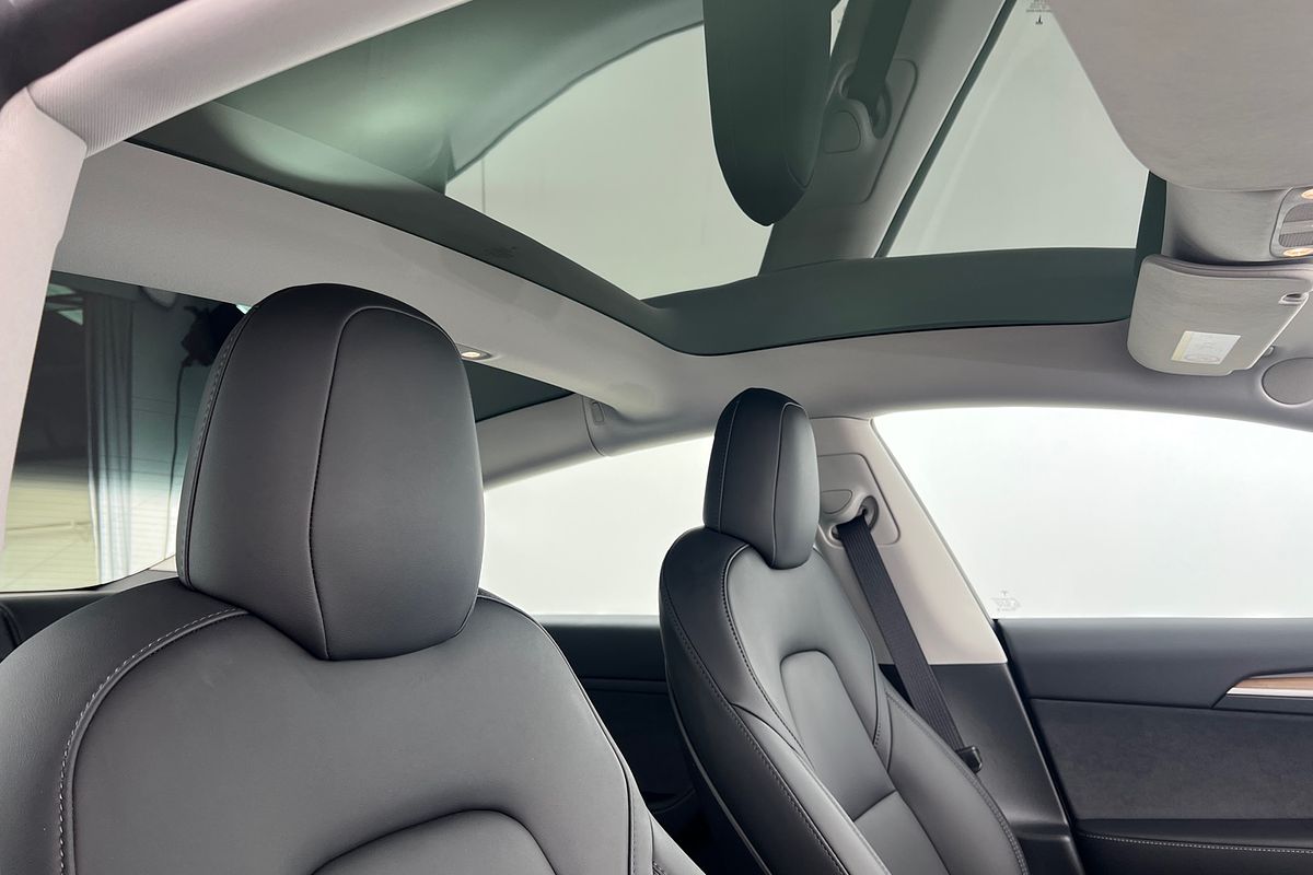 2022 Tesla Model 3 Rear-Wheel Drive