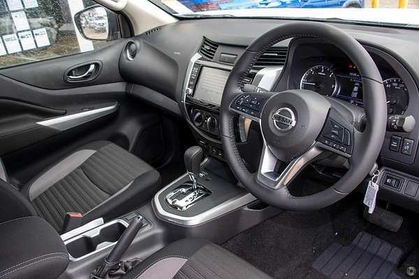 2025 Nissan Navara ST D23 4X4