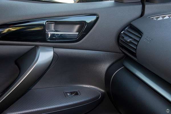 2023 Mitsubishi Eclipse Cross LS Black Edition YB