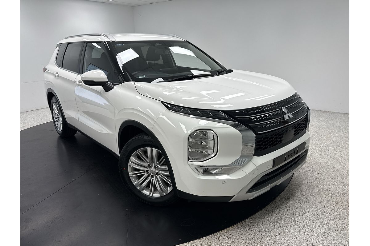 2023 Mitsubishi Outlander LS ZM