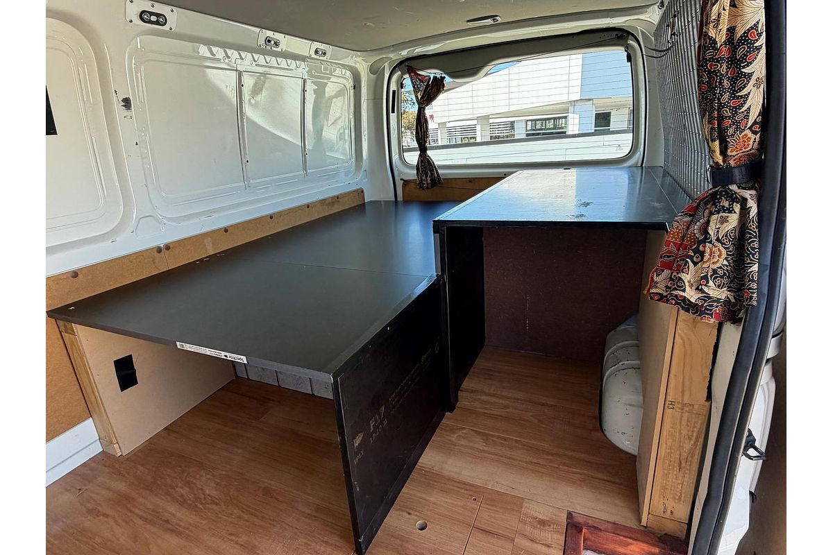 2015 Toyota Hiace KDH201R LWB