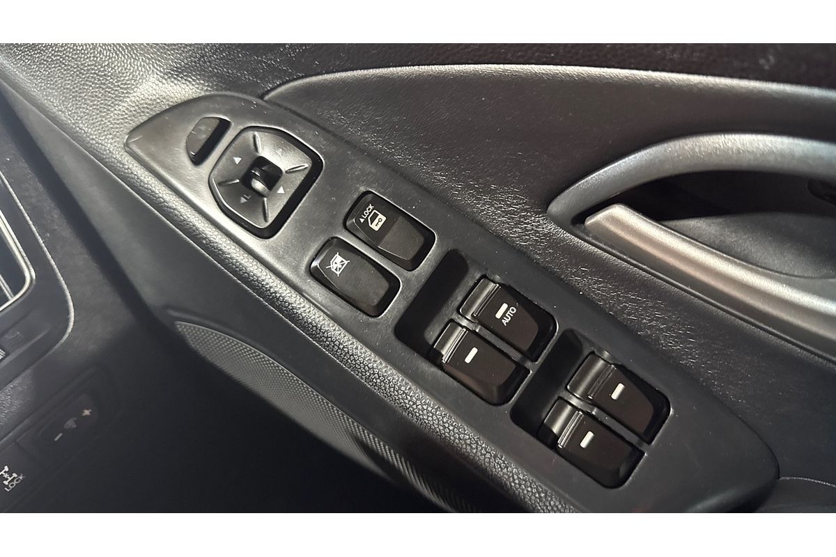 2012 Hyundai ix35 Highlander LM