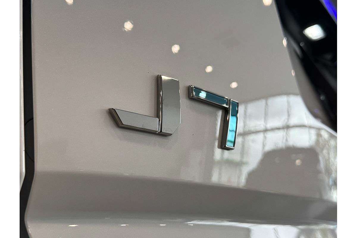 2025 Jaecoo J7 SHS Summit