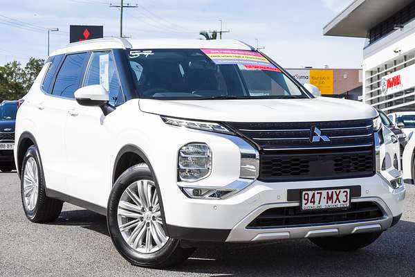 2024 Mitsubishi Outlander LS ZM