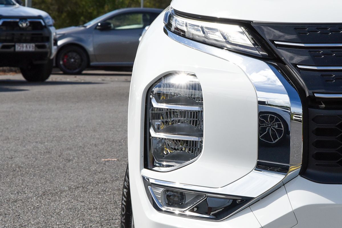 2024 Mitsubishi Outlander LS ZM