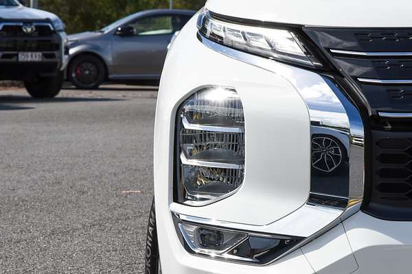 2024 Mitsubishi Outlander LS ZM thumb-1