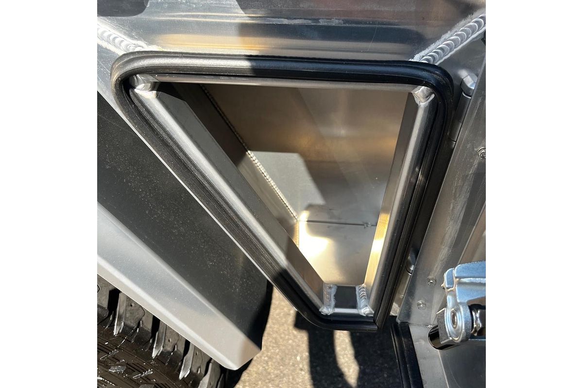 2025 Toyota Landcruiser VX FJA300R