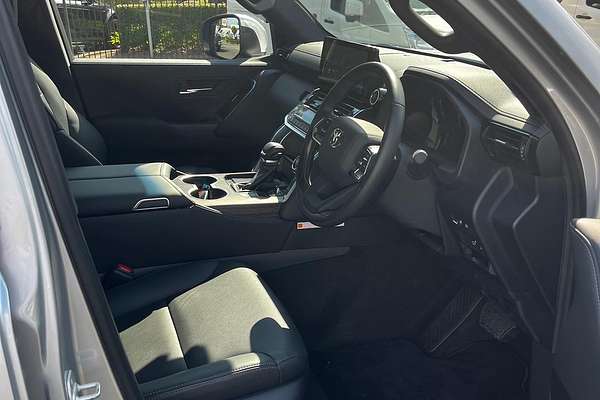 2025 Toyota Landcruiser VX FJA300R