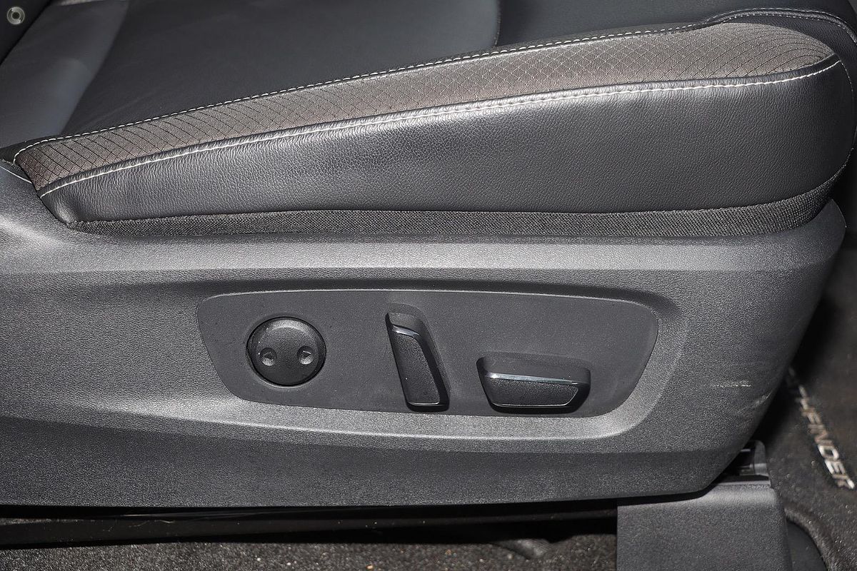 2024 Nissan Pathfinder Ti R53