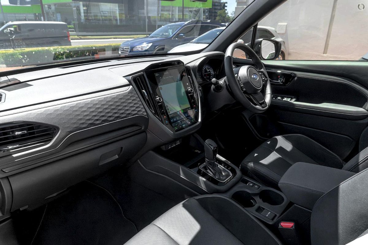 2025 Subaru Forester Hybrid Touring S6