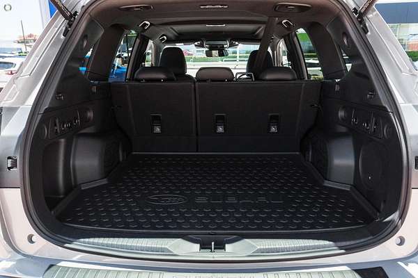 2025 Subaru Forester Hybrid Touring S6