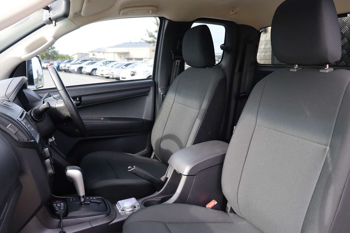2017 Isuzu D-MAX SX  4X4
