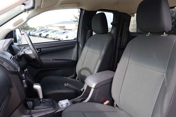 2017 Isuzu D-MAX SX  4X4