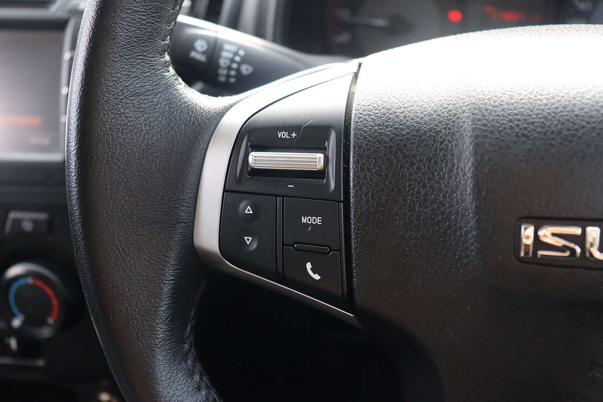 2017 Isuzu D-MAX SX  4X4