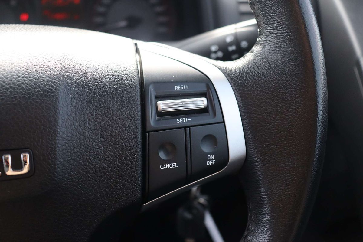 2017 Isuzu D-MAX SX  4X4