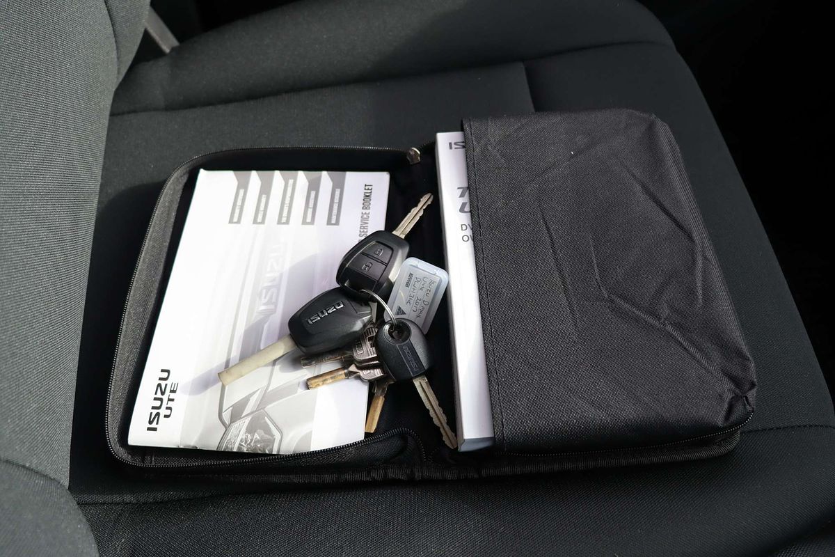 2017 Isuzu D-MAX SX  4X4