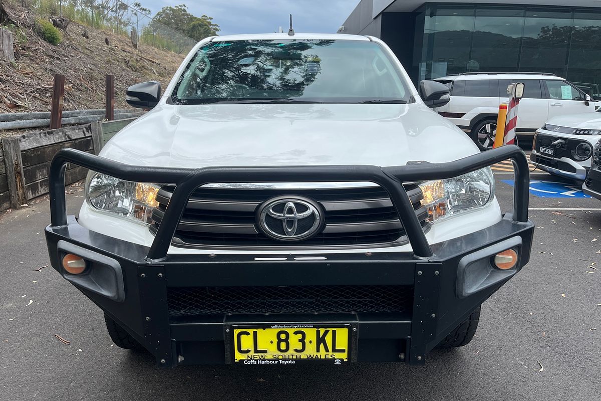 2016 Toyota Hilux SR (4x4) GUN126R 4X4