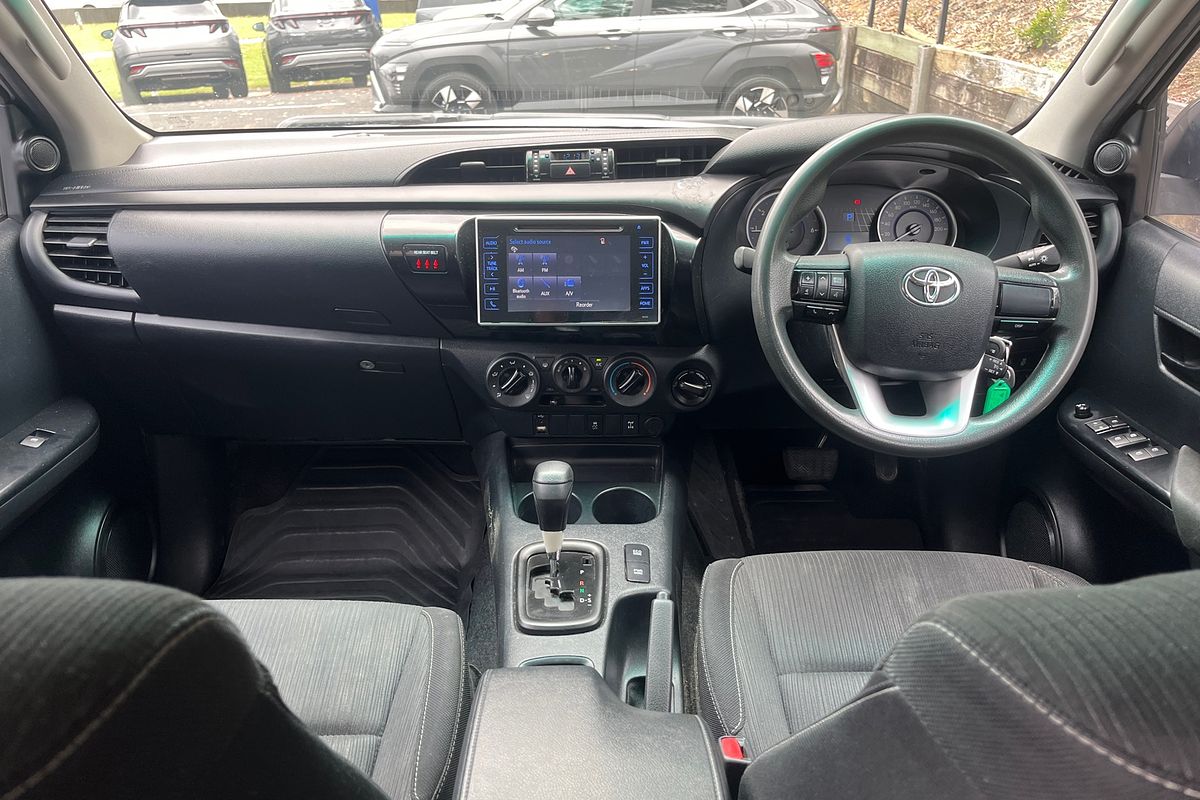 2016 Toyota Hilux SR (4x4) GUN126R 4X4