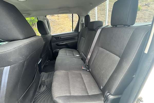 2016 Toyota Hilux SR (4x4) GUN126R 4X4