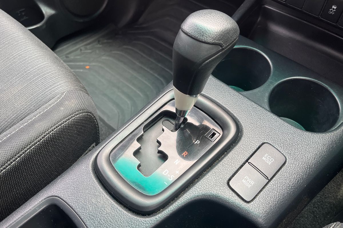 2016 Toyota Hilux SR (4x4) GUN126R 4X4