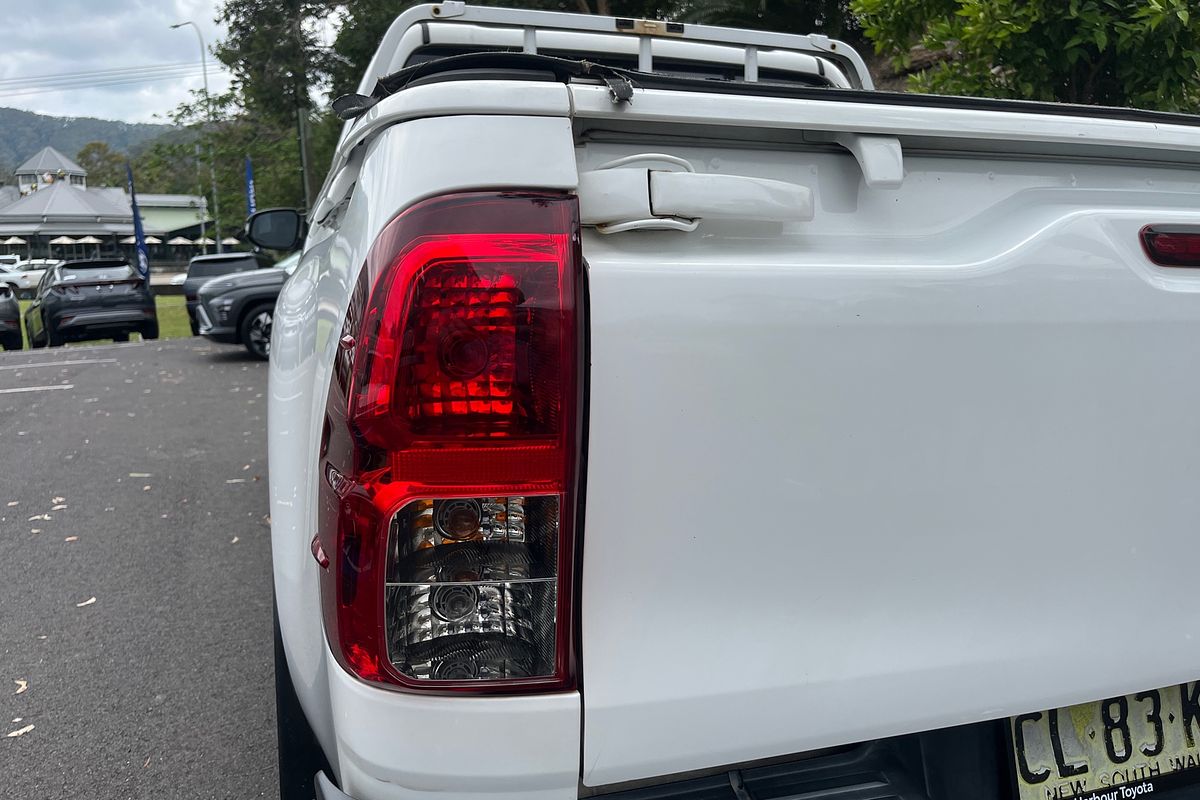 2016 Toyota Hilux SR (4x4) GUN126R 4X4