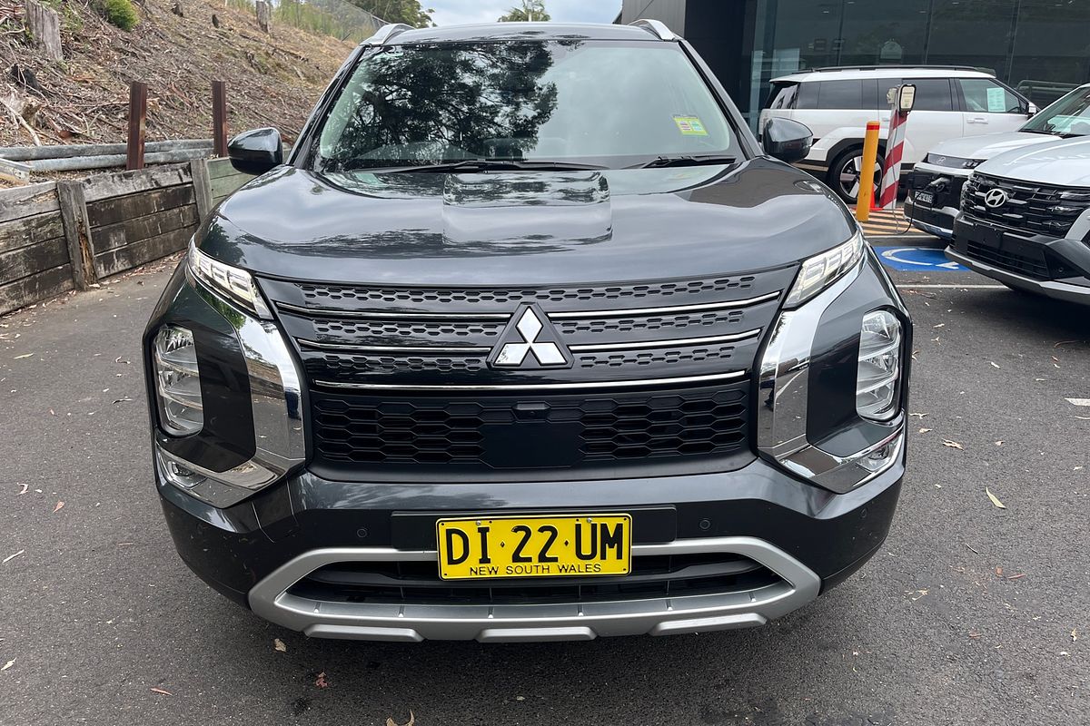 2024 Mitsubishi Outlander LS ZM