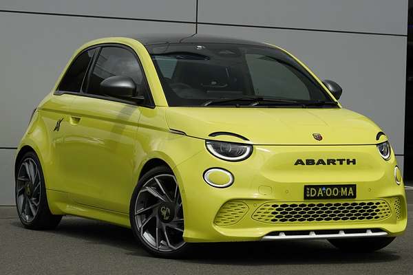 2023 Abarth 500e Scorpionissima