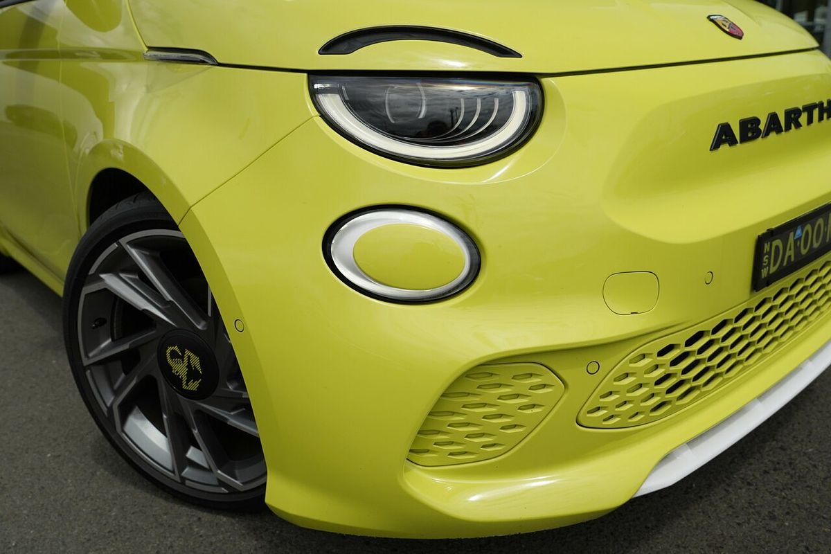 2023 Abarth 500e Scorpionissima