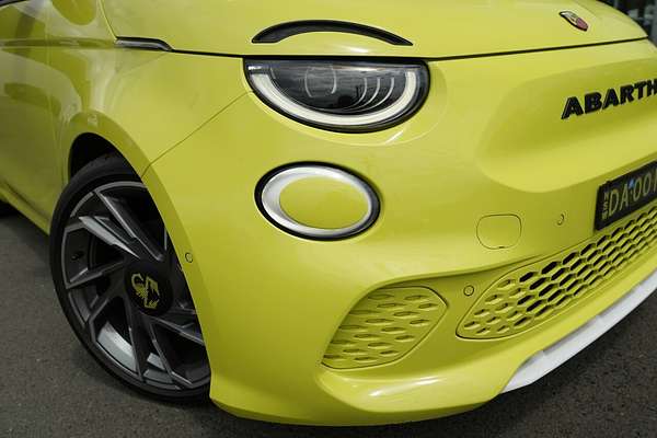 2023 Abarth 500e Scorpionissima