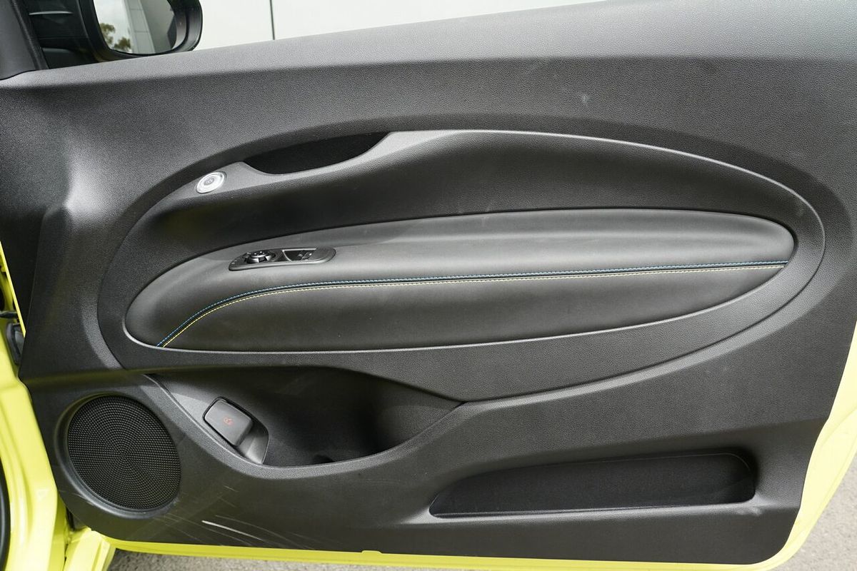 2023 Abarth 500e Scorpionissima