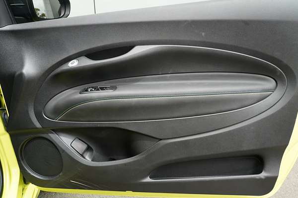 2023 Abarth 500e Scorpionissima