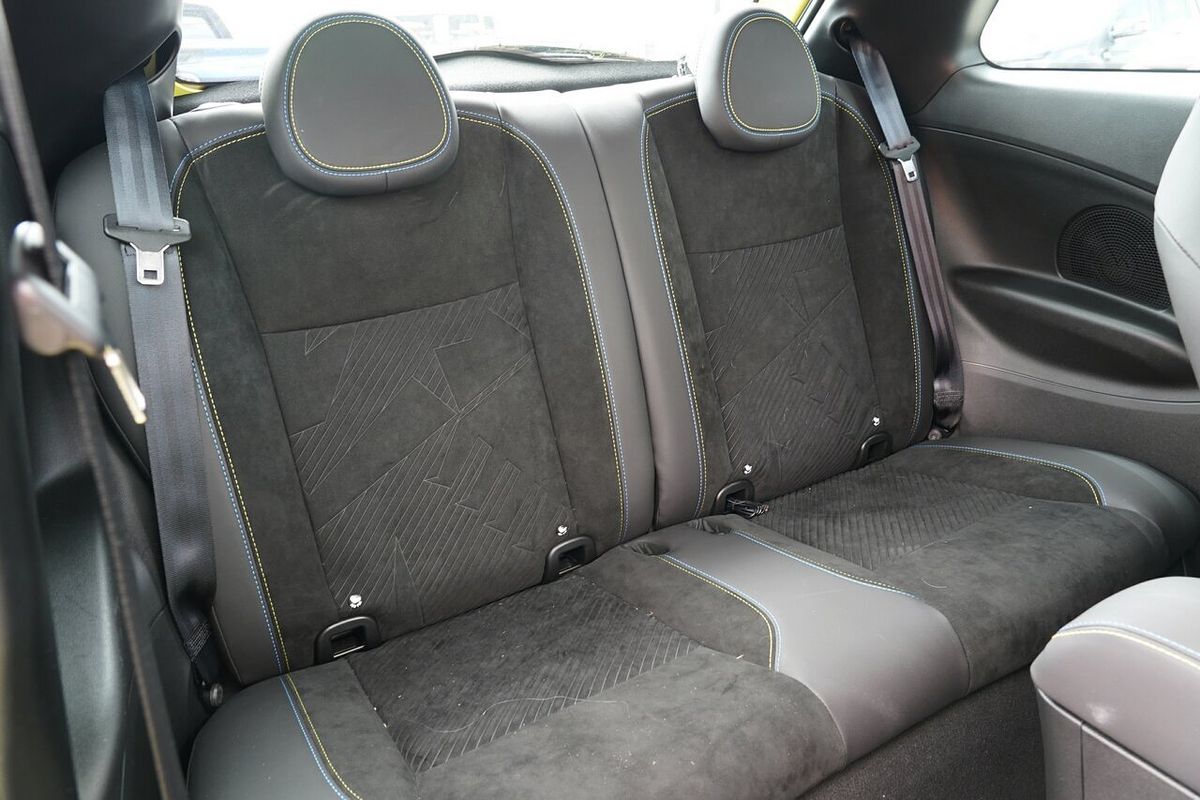 2023 Abarth 500e Scorpionissima