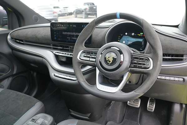 2023 Abarth 500e Scorpionissima