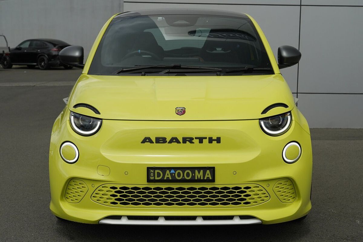 2023 Abarth 500e Scorpionissima