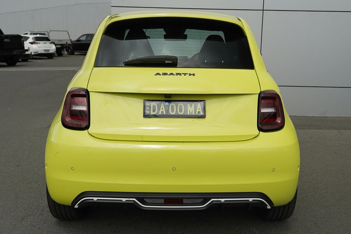 2023 Abarth 500e Scorpionissima