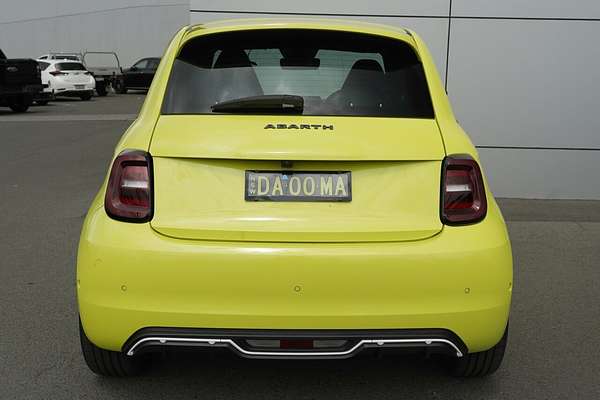 2023 Abarth 500e Scorpionissima