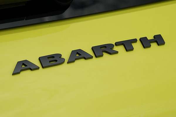 2023 Abarth 500e Scorpionissima