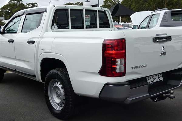 2024 Mitsubishi Triton GLX MV 4X4