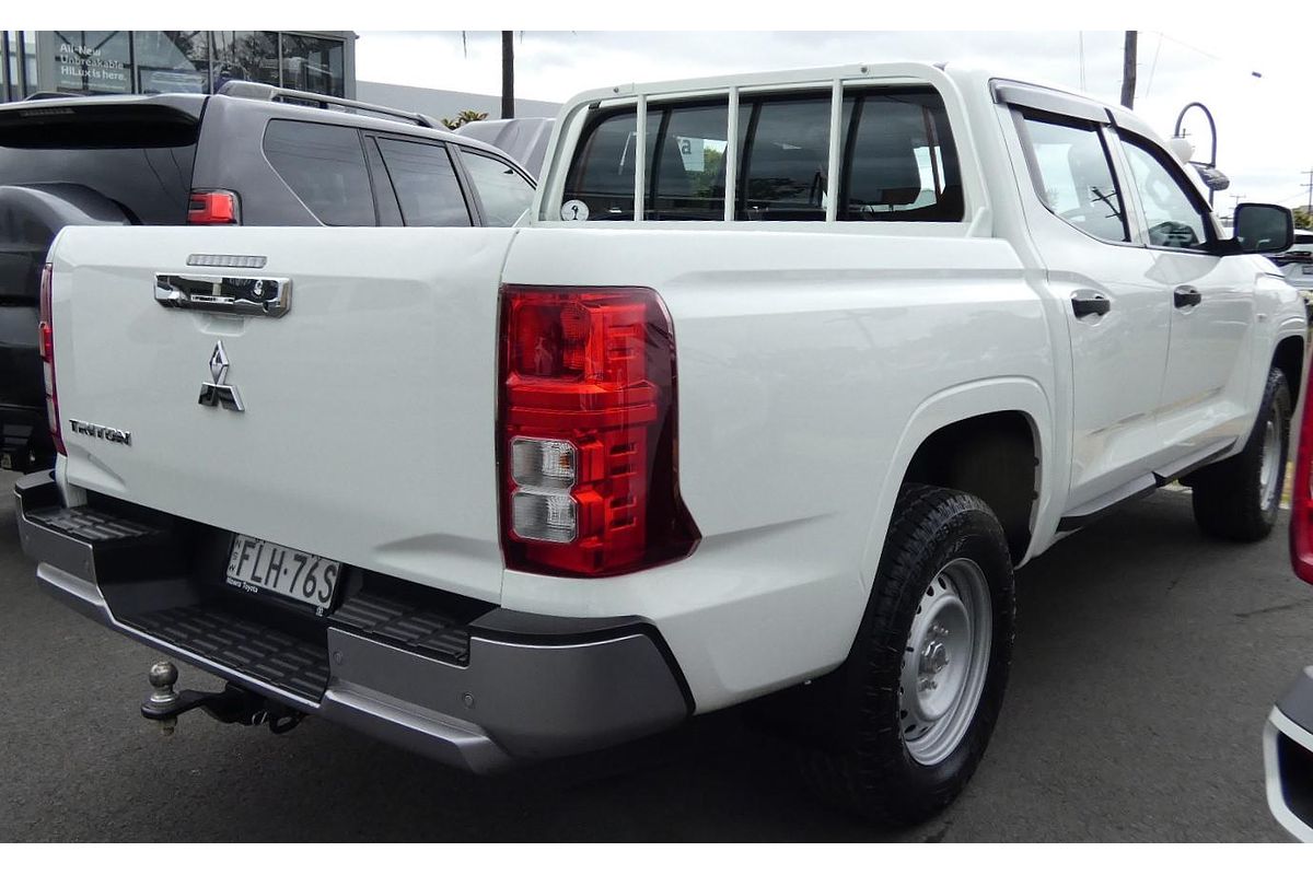2024 Mitsubishi Triton GLX MV 4X4