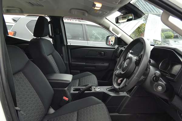 2024 Mitsubishi Triton GLX MV 4X4