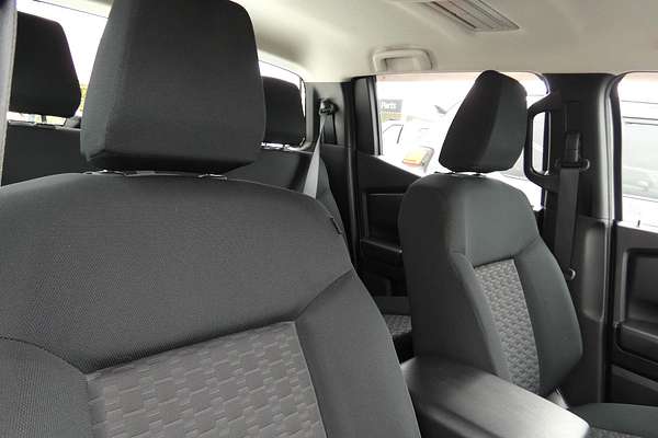 2024 Mitsubishi Triton GLX MV 4X4