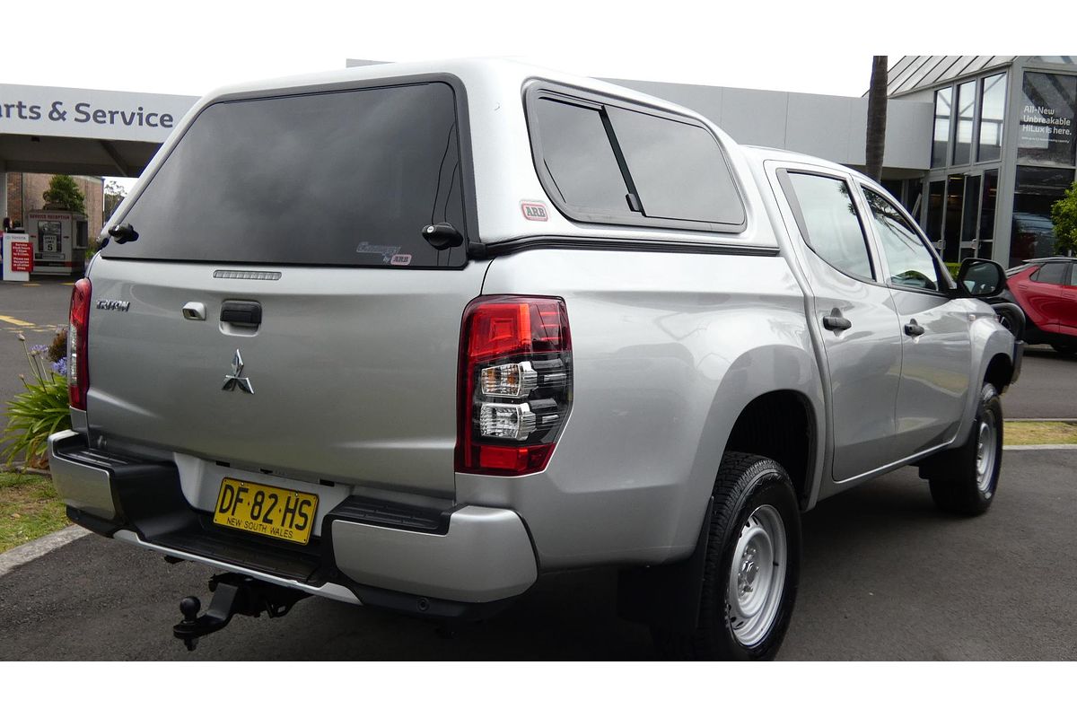 2022 Mitsubishi Triton GLX MR 4X4