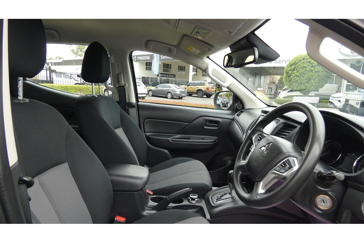 2022 Mitsubishi Triton GLX MR 4X4