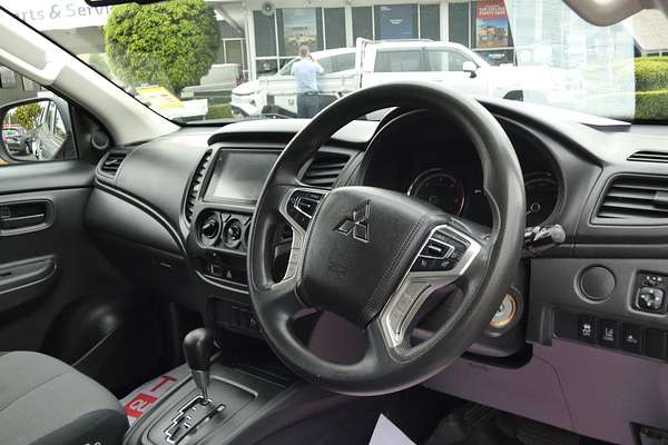 2022 Mitsubishi Triton GLX MR 4X4