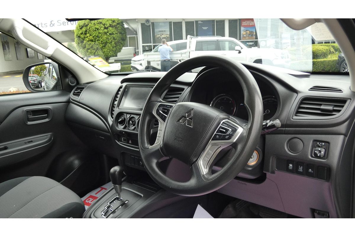 2022 Mitsubishi Triton GLX MR 4X4