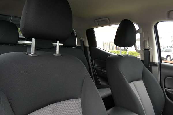 2022 Mitsubishi Triton GLX MR 4X4