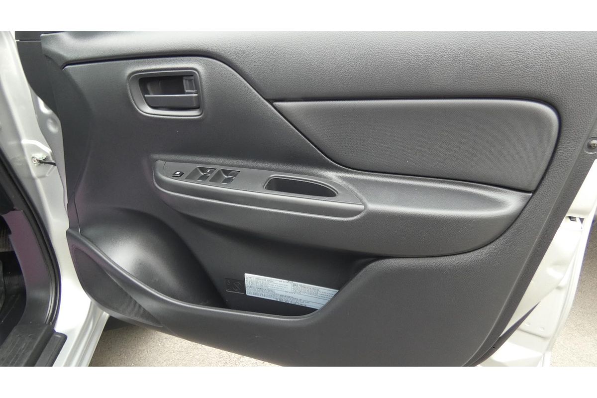 2022 Mitsubishi Triton GLX MR 4X4